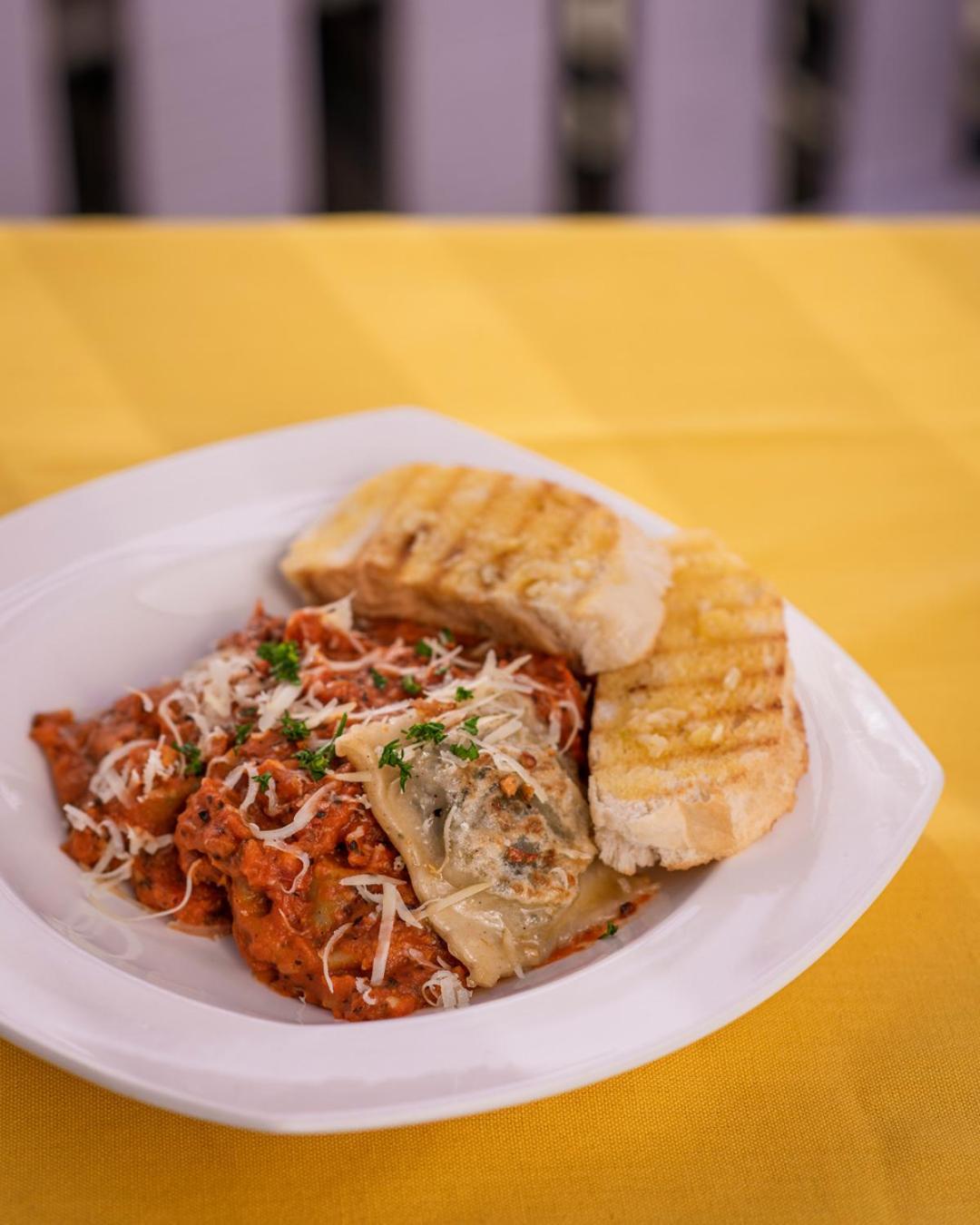 The Birdcage, Mukteshwar 호텔 외부 사진