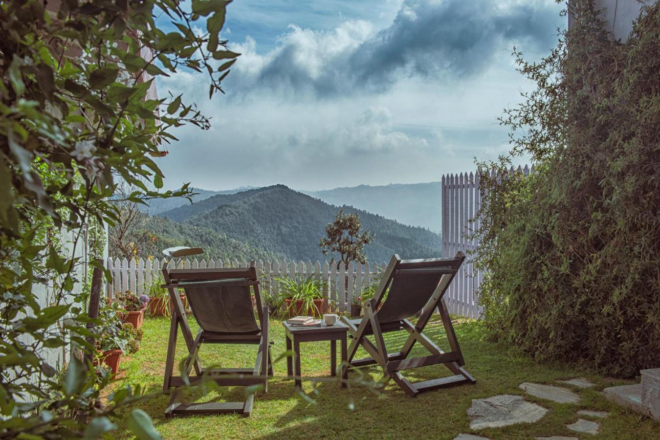 The Birdcage, Mukteshwar 호텔 외부 사진