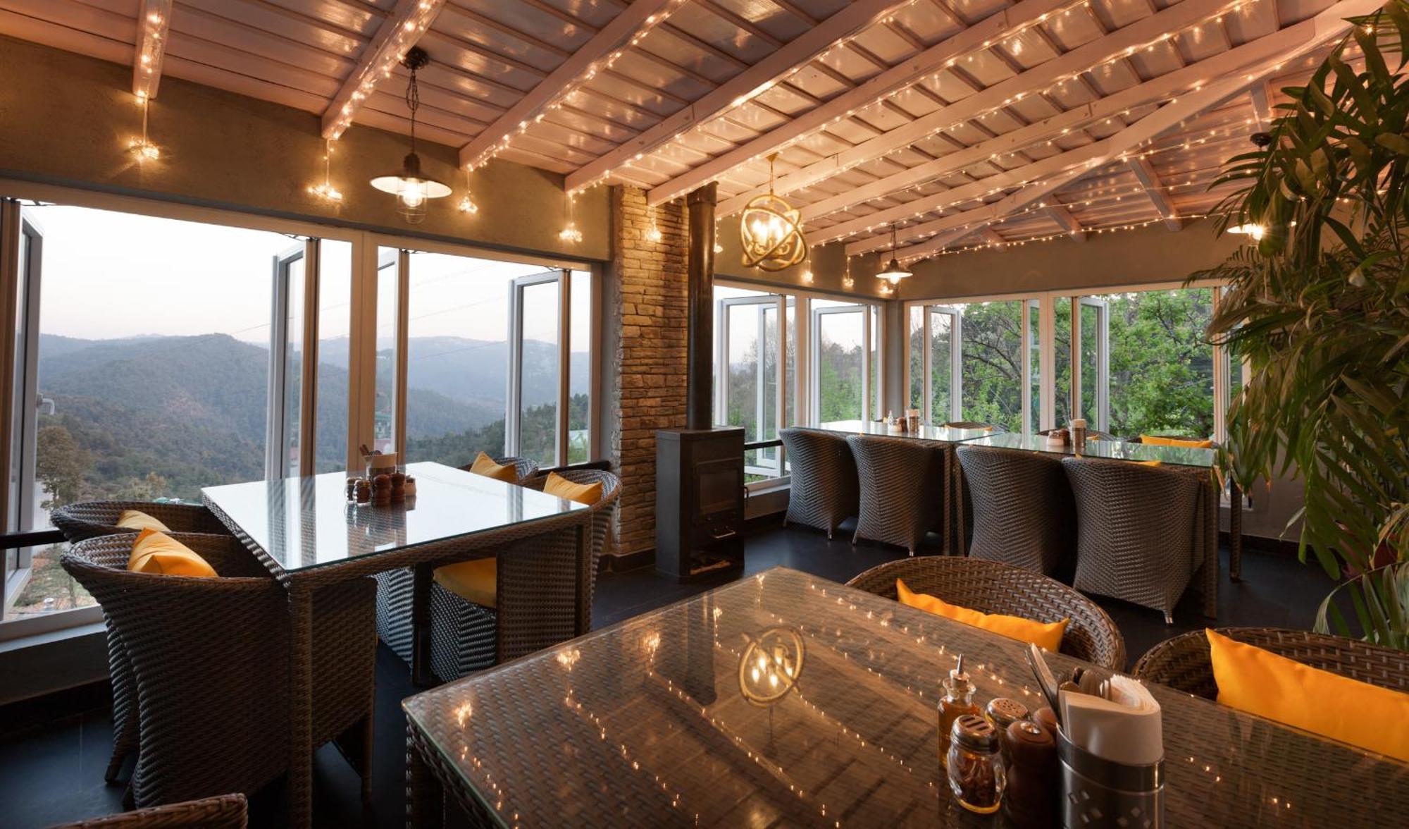 The Birdcage, Mukteshwar 호텔 외부 사진