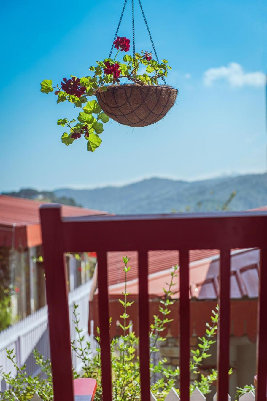 The Birdcage, Mukteshwar 호텔 외부 사진